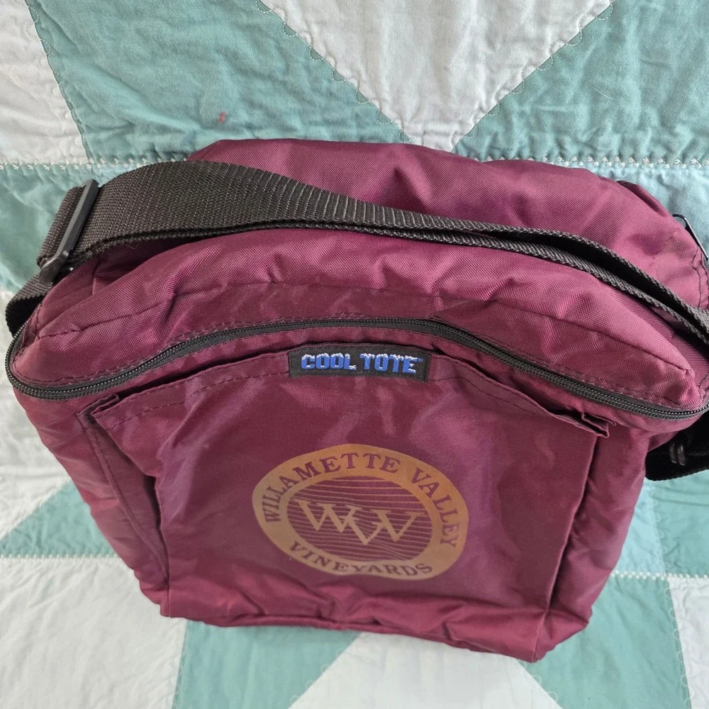 Willamette Valley Vineyards Cool Tote Insulated 6 Pack Wine Bag Burgundy Maroon